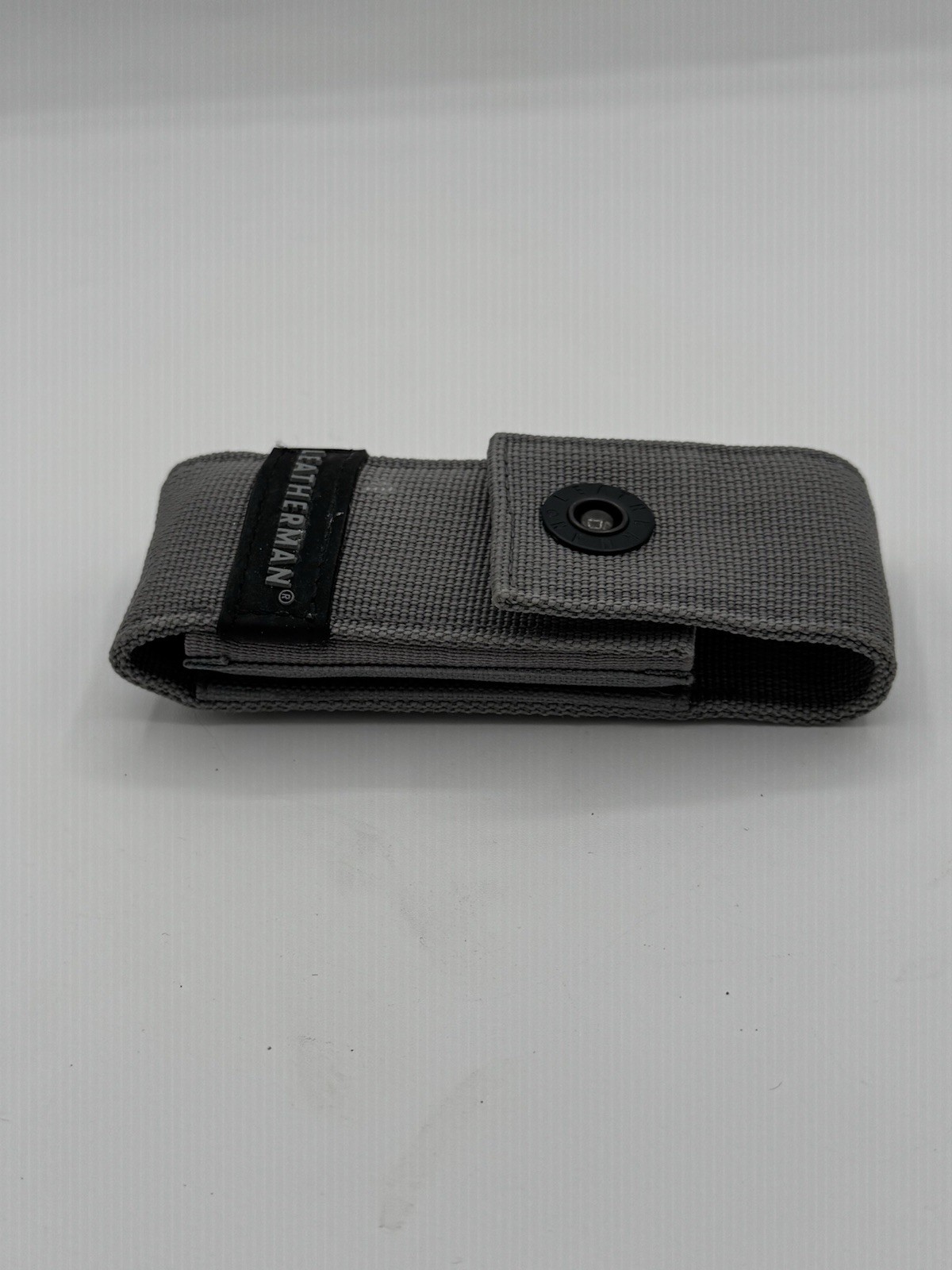 Leatherman FREE P4 Retired Multi Tool Pocket Clip Gray Sheath USA Stainless READ