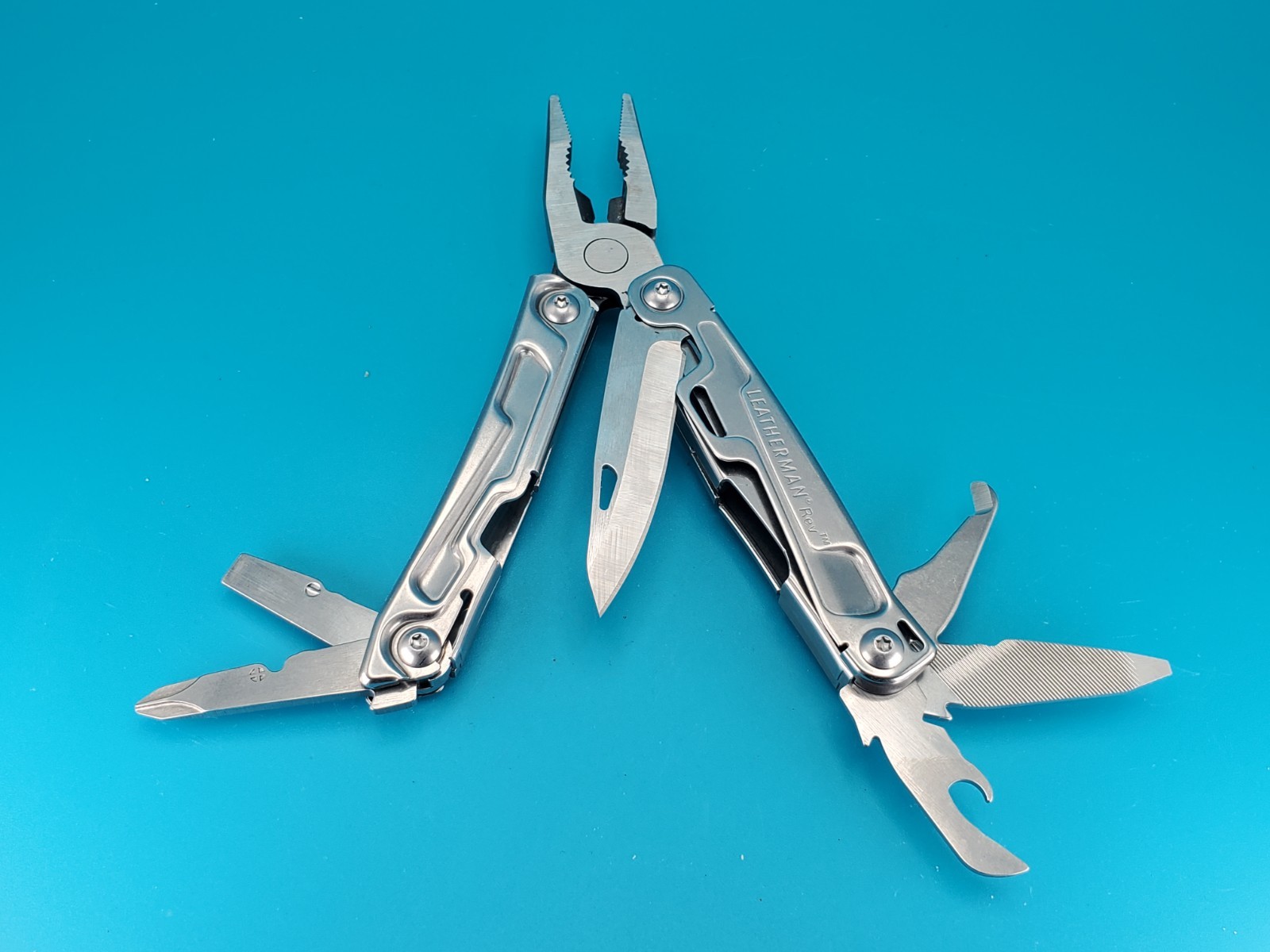 Leatherman Rev 3.8″ Multi-Tool, Stainless!
