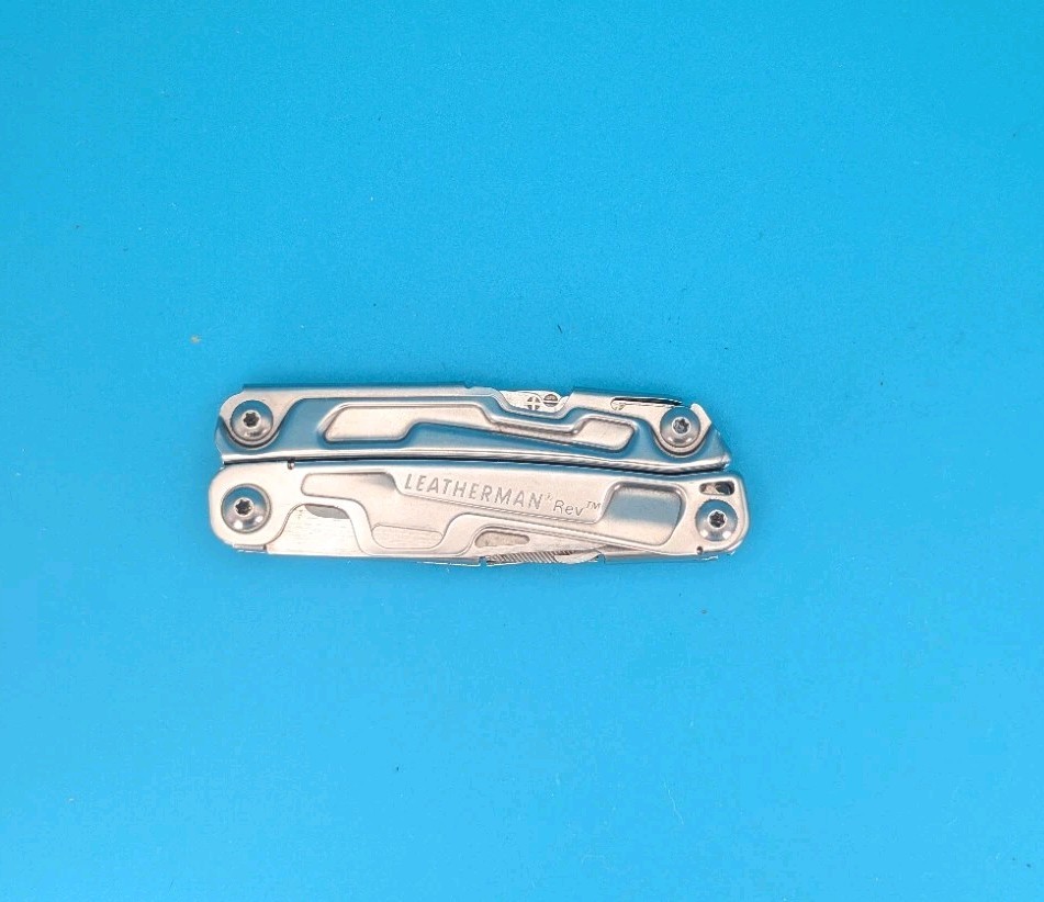 Leatherman Rev 3.8″ Multi-Tool, Stainless! *UBC GRADUATE*