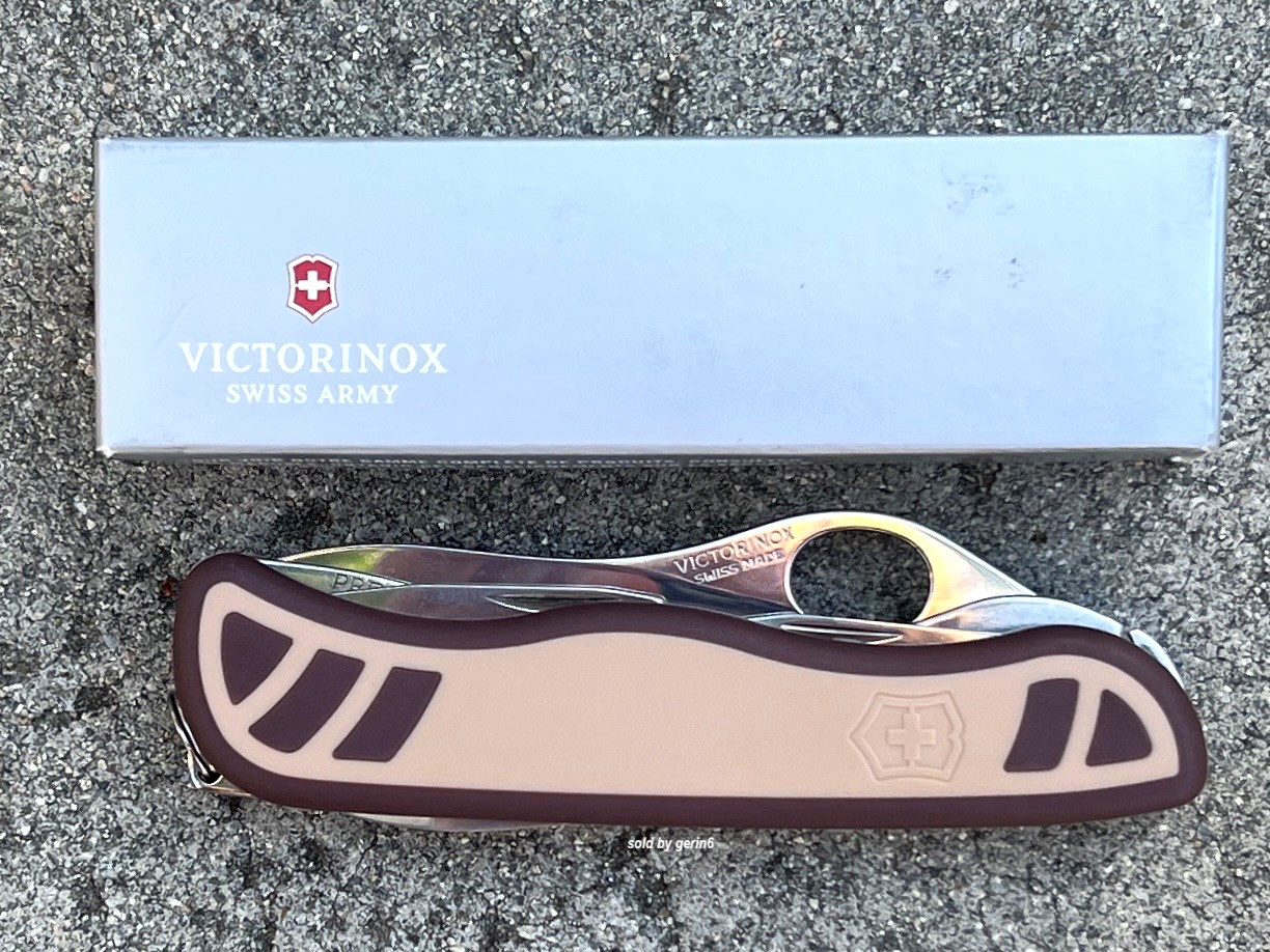 Victorinox One Hand Trekker Desert Grip Swiss Army Knife 0.8461.MWC941, NIB