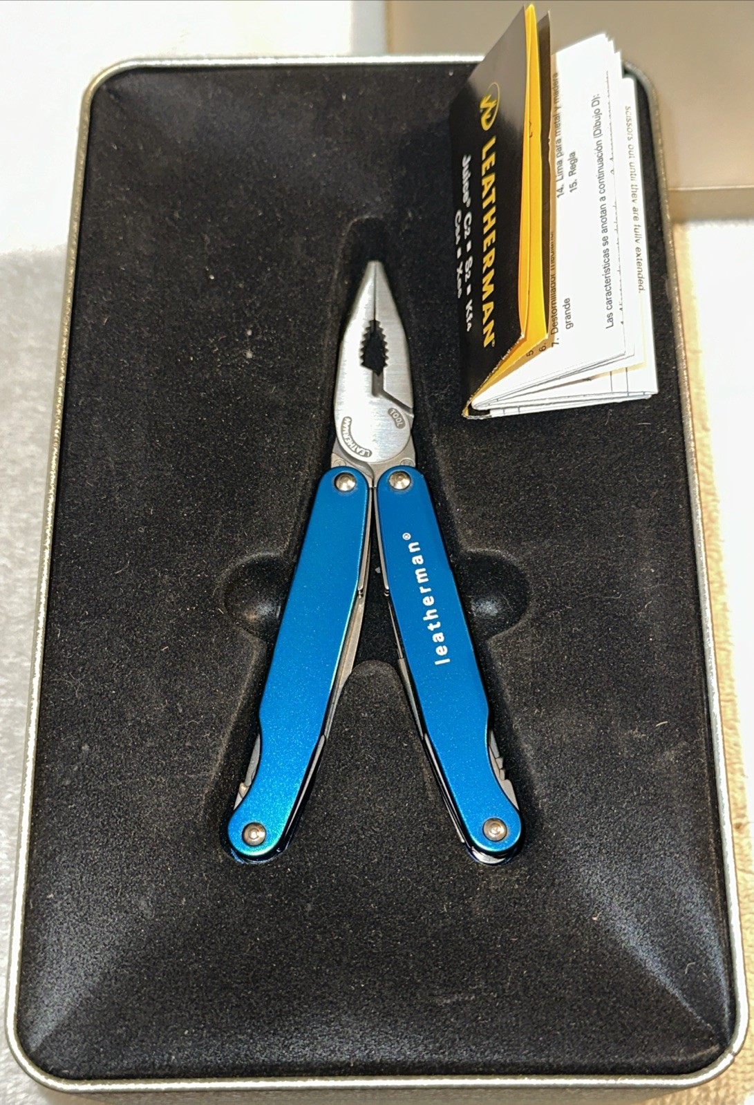 Leatherman Juice S2, Blue, Multi Tool in Gift Tin Box. Brand New!