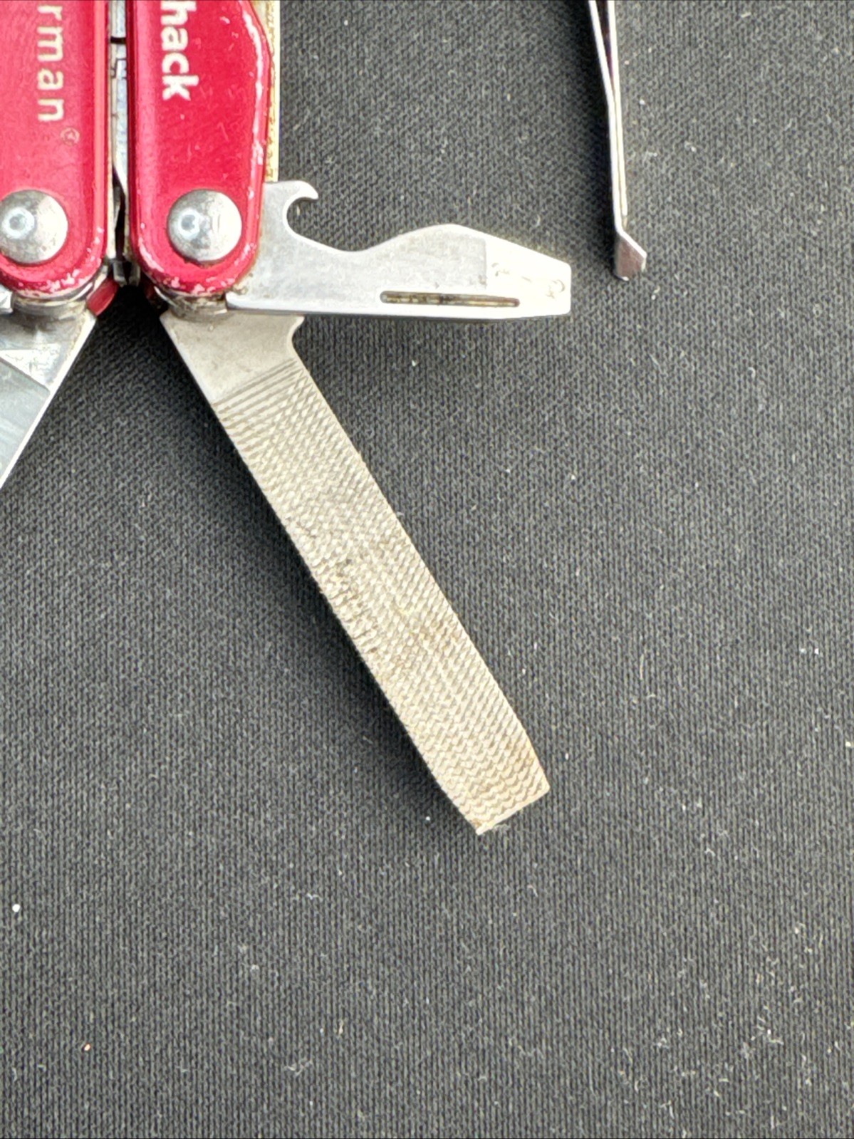 Leatherman Squirt E4 Multi-Tool w/Wire Strippers Radioshack 34042