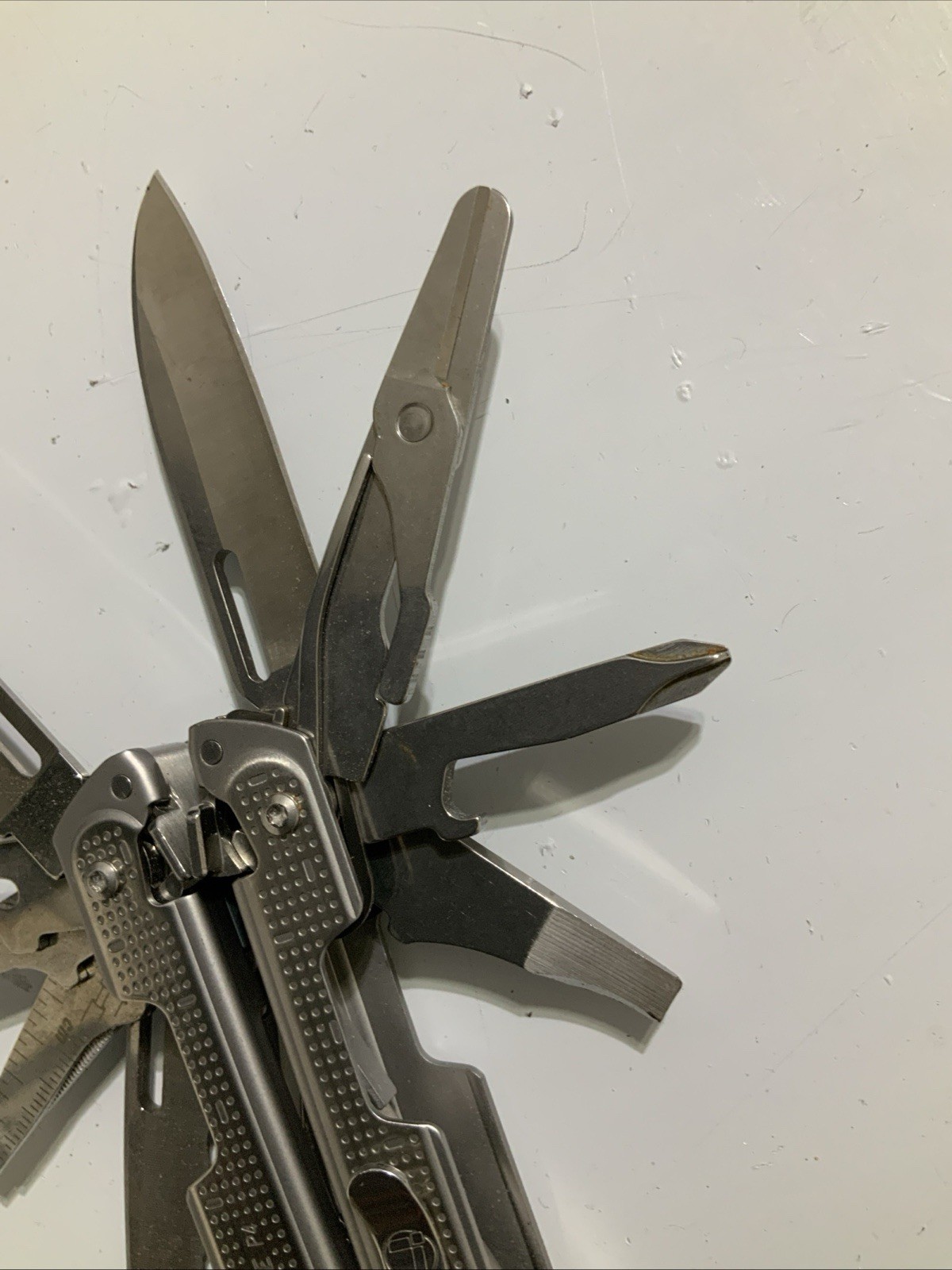 Leatherman Free P4 Stainless Steel Multi Tool Retired – V14
