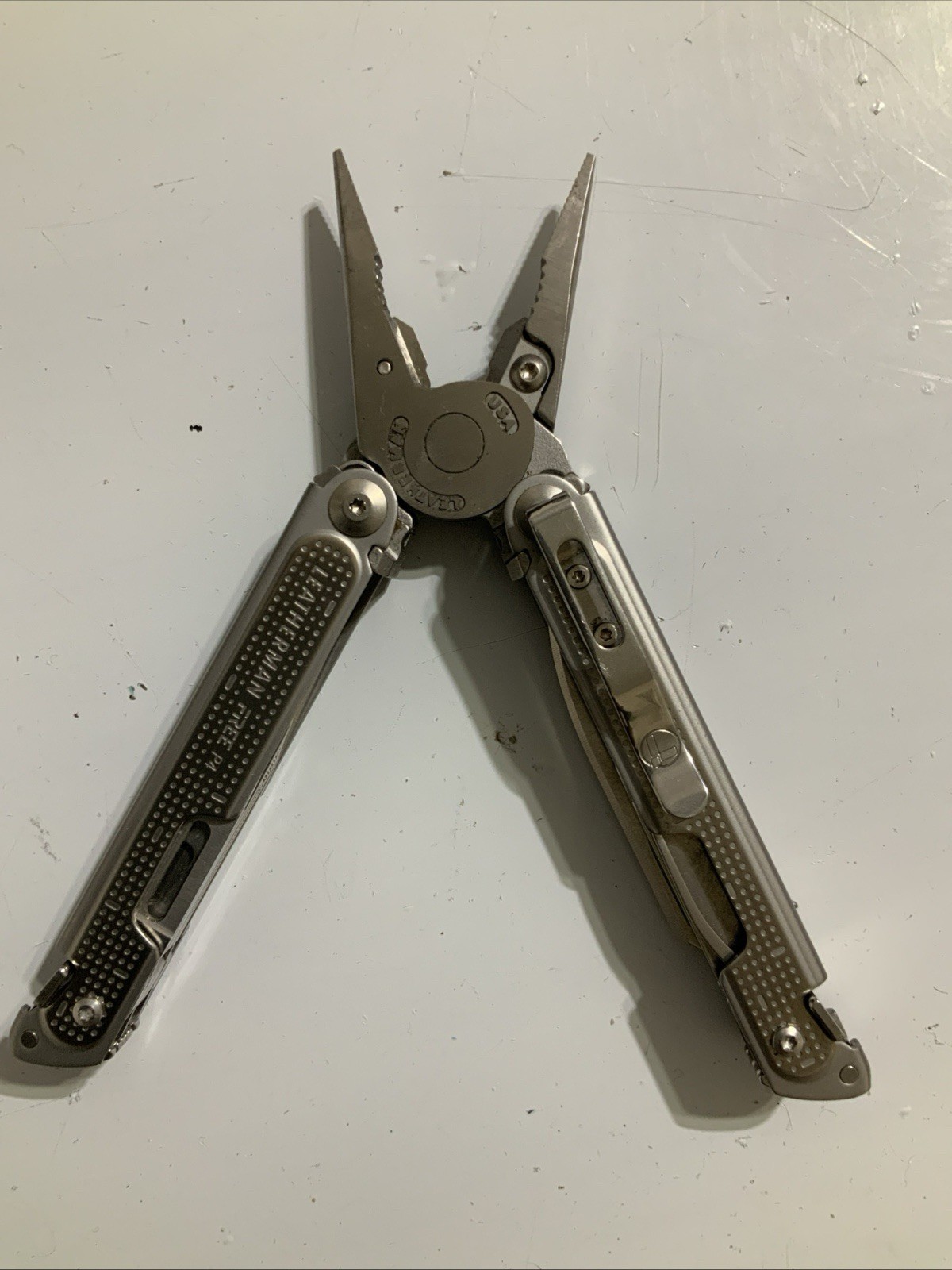 Leatherman Free P4 Stainless Steel Multi Tool Retired – V14