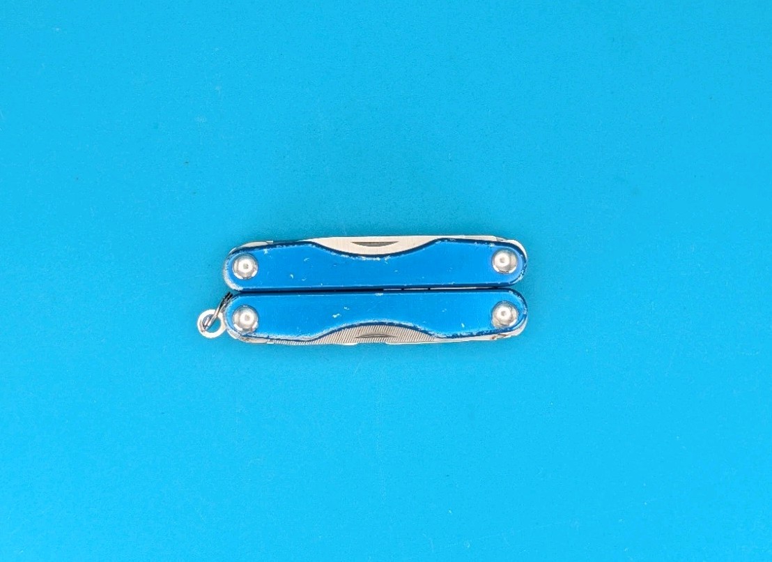 Leatherman Squirt P4 Multi-Tool, Key Ring, Retired, BLUE!