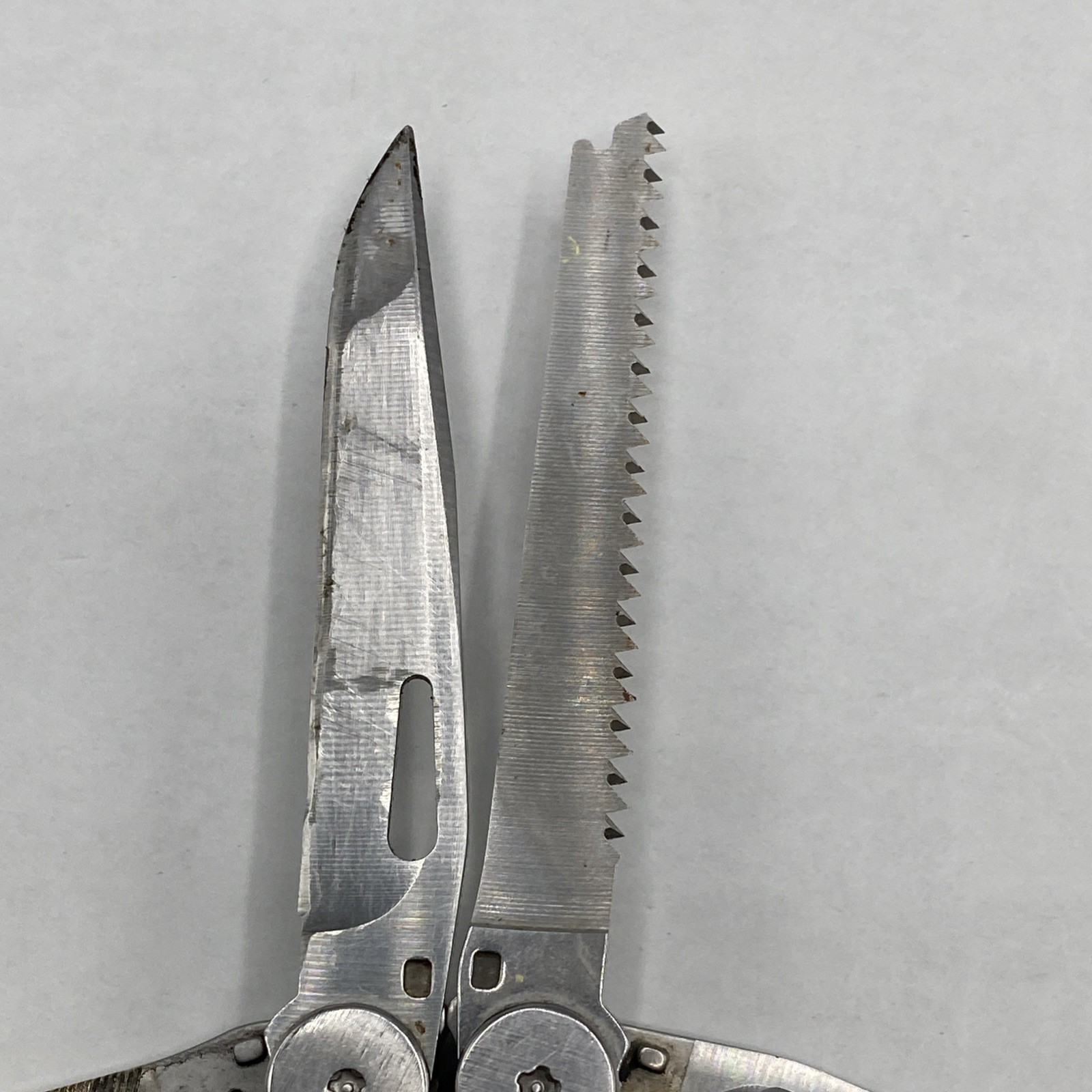 Leatherman Wave Multi Tool – Silver *Retired** **Stamp Date 09/98 & 11/98**