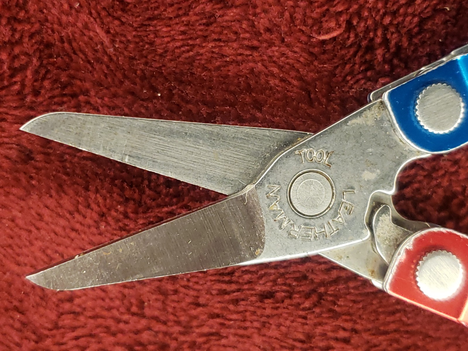 🔪🔪 Leatherman Micra Red Blue Multitool White claw keychain 0121 date code