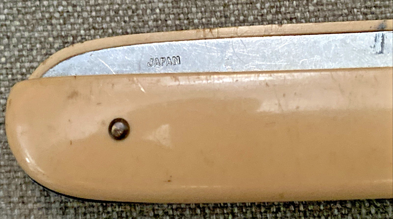 Seizo Japan 3.75″ Tan Stainless Screwdriver Folding Pocket Tool