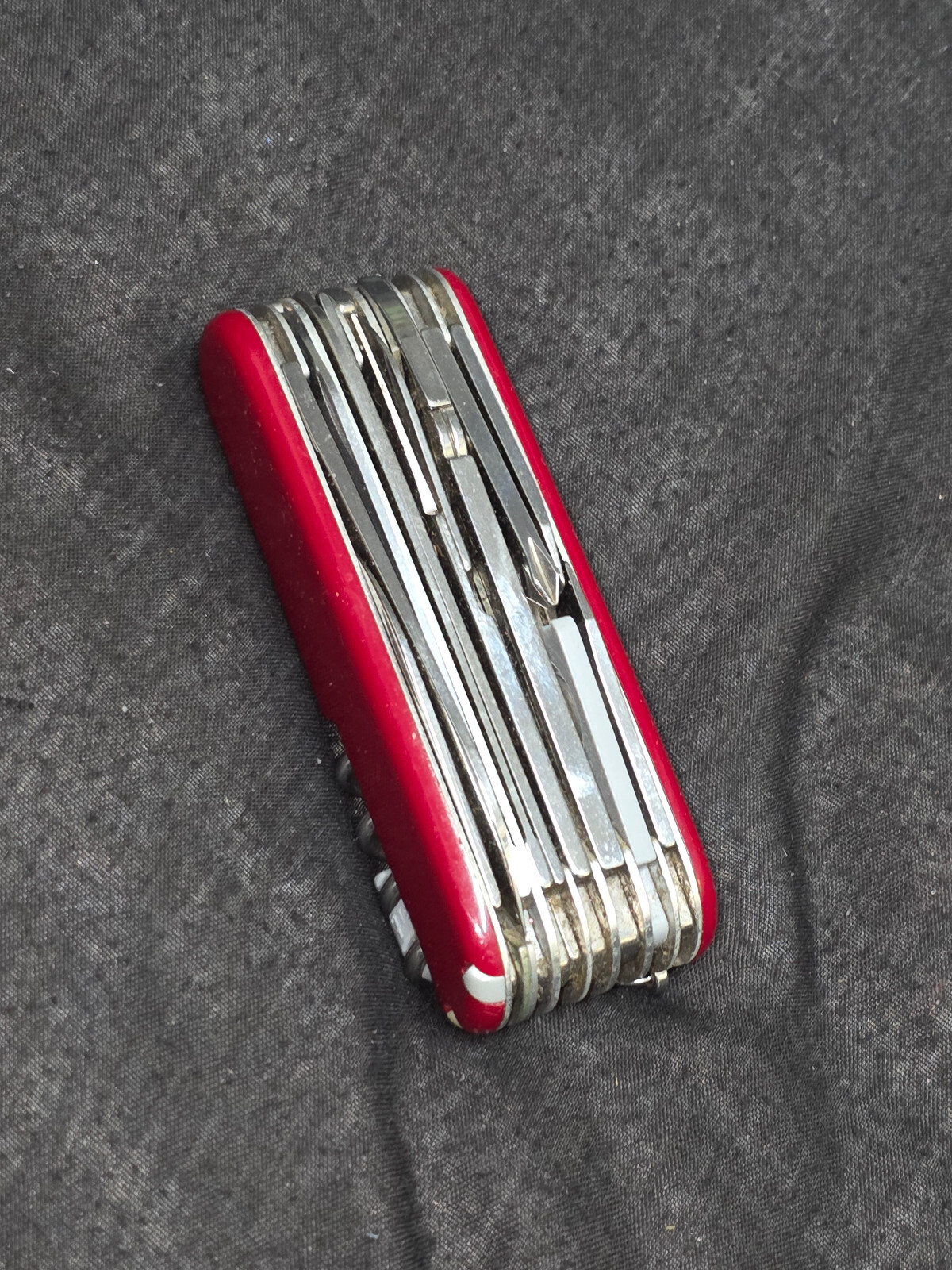 Victorinox Swiss Army Multi-Tool, Hiker Pocket Knife ( 11 FUNCTION )