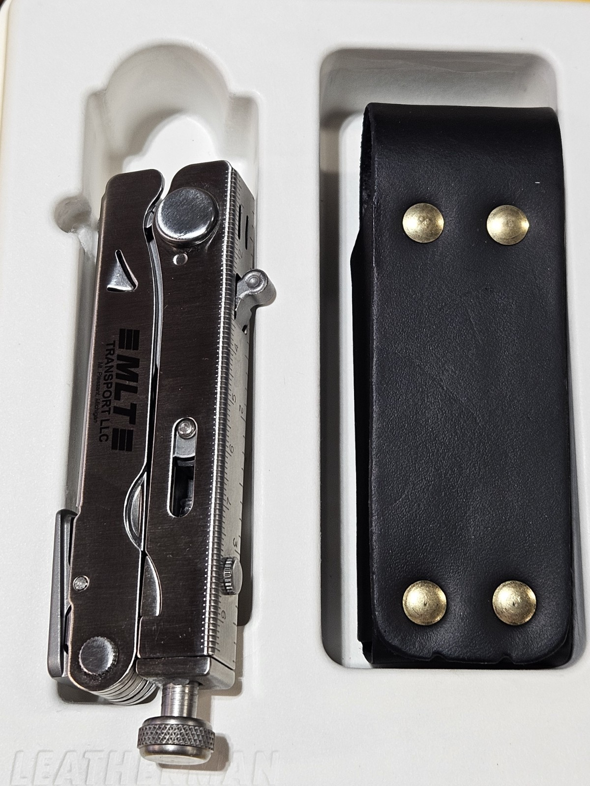 Leatherman Crunch multitool, LEATHER sheath. Made in USA. NEW UNUSED