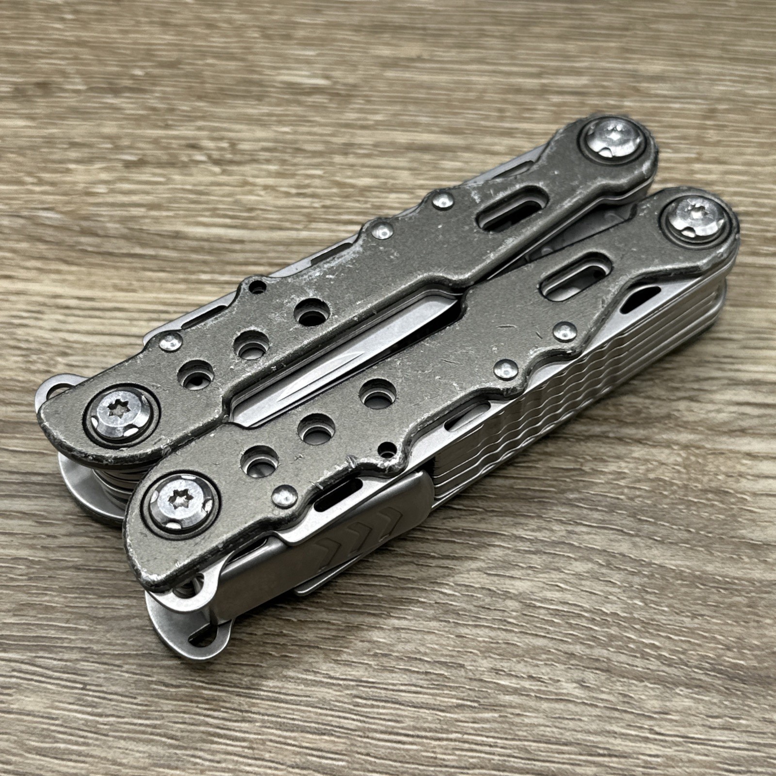 Camping & Hiking Hoffman Richter HR-100 13-In-1 Multitool Trekking Backpacking
