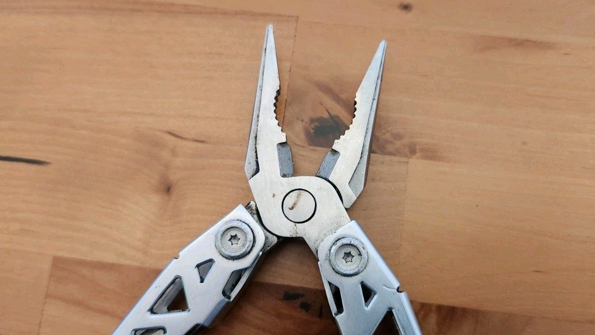 Gerber Suspension NXT Multi Tool Pliers Knife Scissors – Great (NOTE) – G57