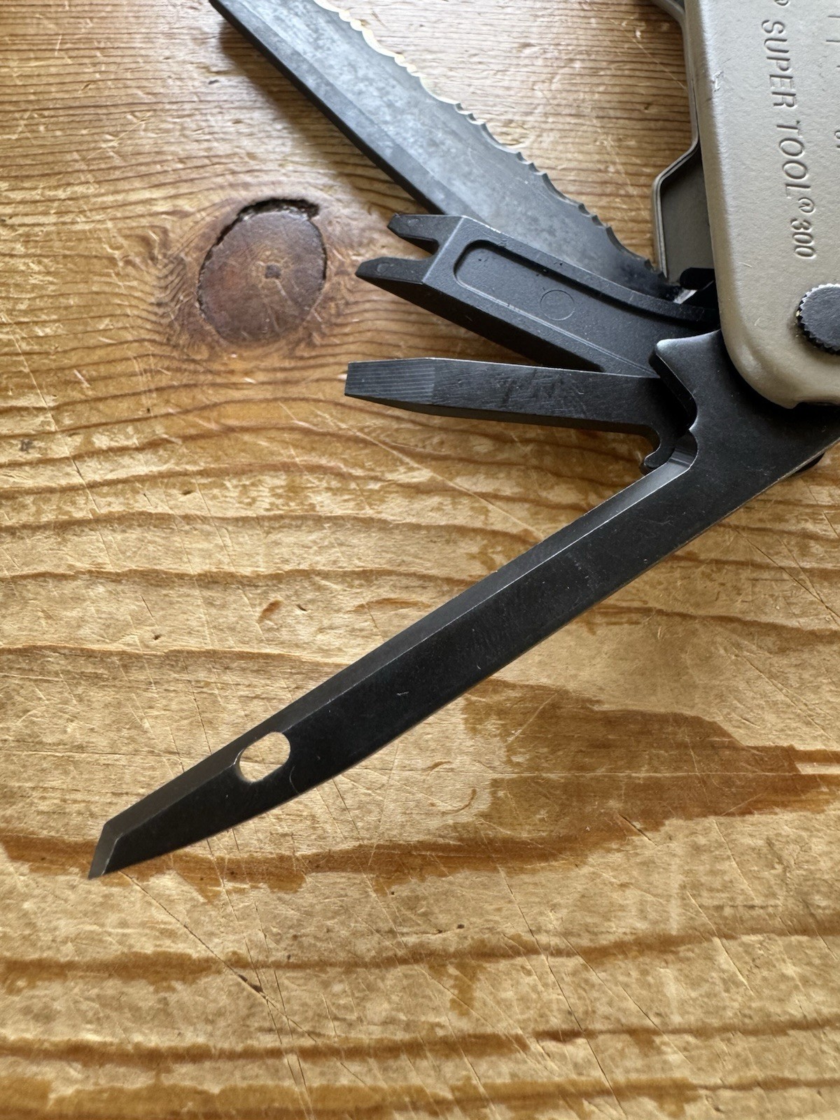 Leatherman Super Tool 300M Multitool Coyote Tan Black Oxide w/ Brush Adapter