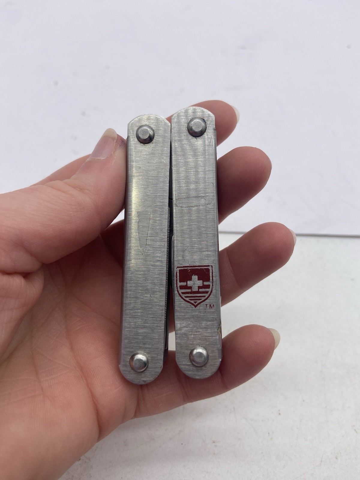 swiss army multi tool plier fire starter