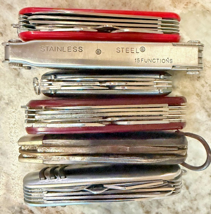 Lot of 6 Multi Tools – see pictures