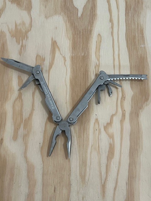 Vintage American Camper 16 IN 1 Multi-Tool Stainless STEEL – Great condition