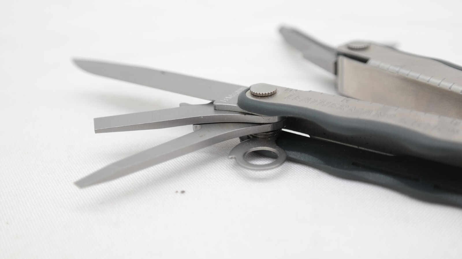Leatherman Kick Multi-Tool, Retired, w/ Leather Sheath – Collectible TF