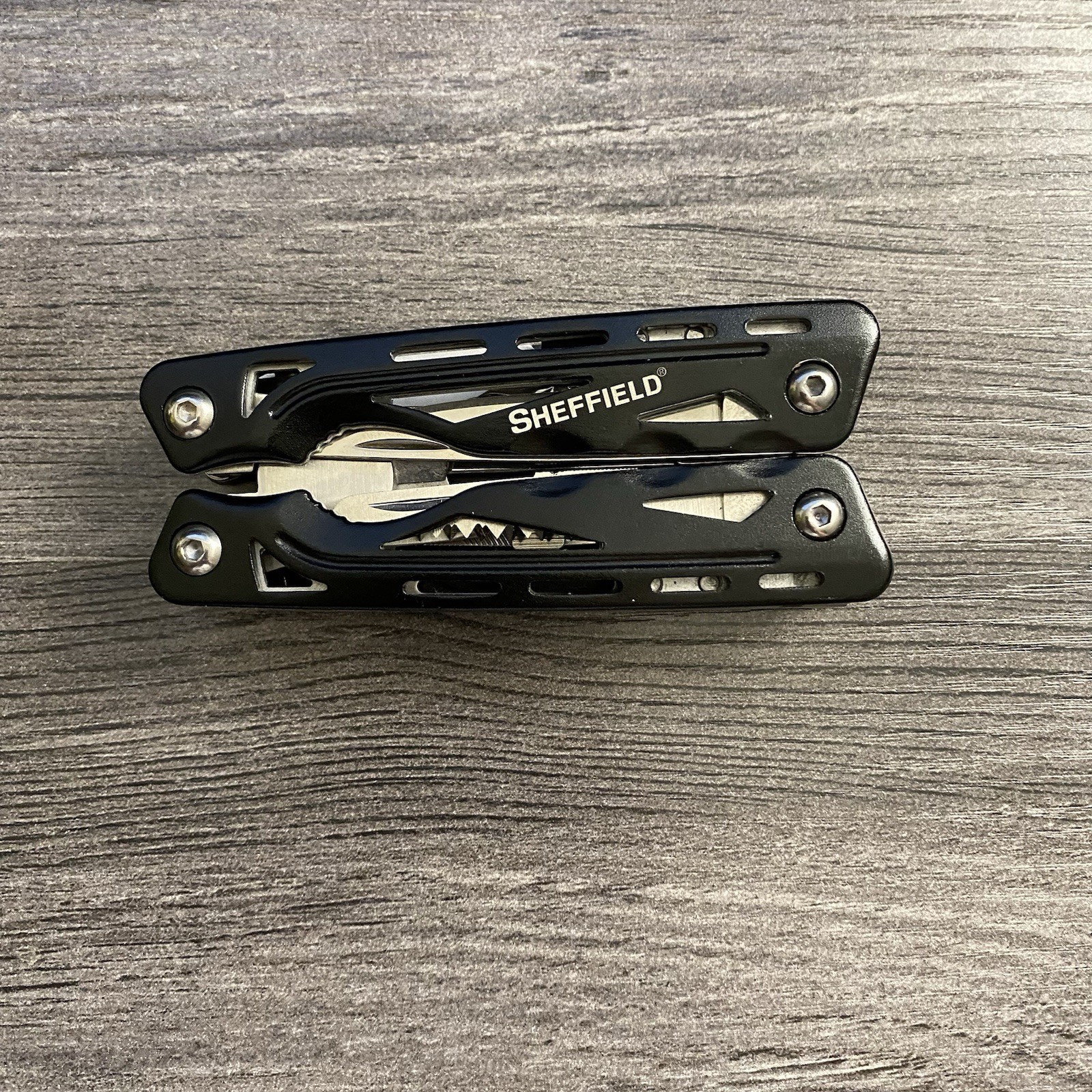 Sheffield 9 in 1 Multi Tool Pliers Knife Screwdriver and Utility Knife With Case