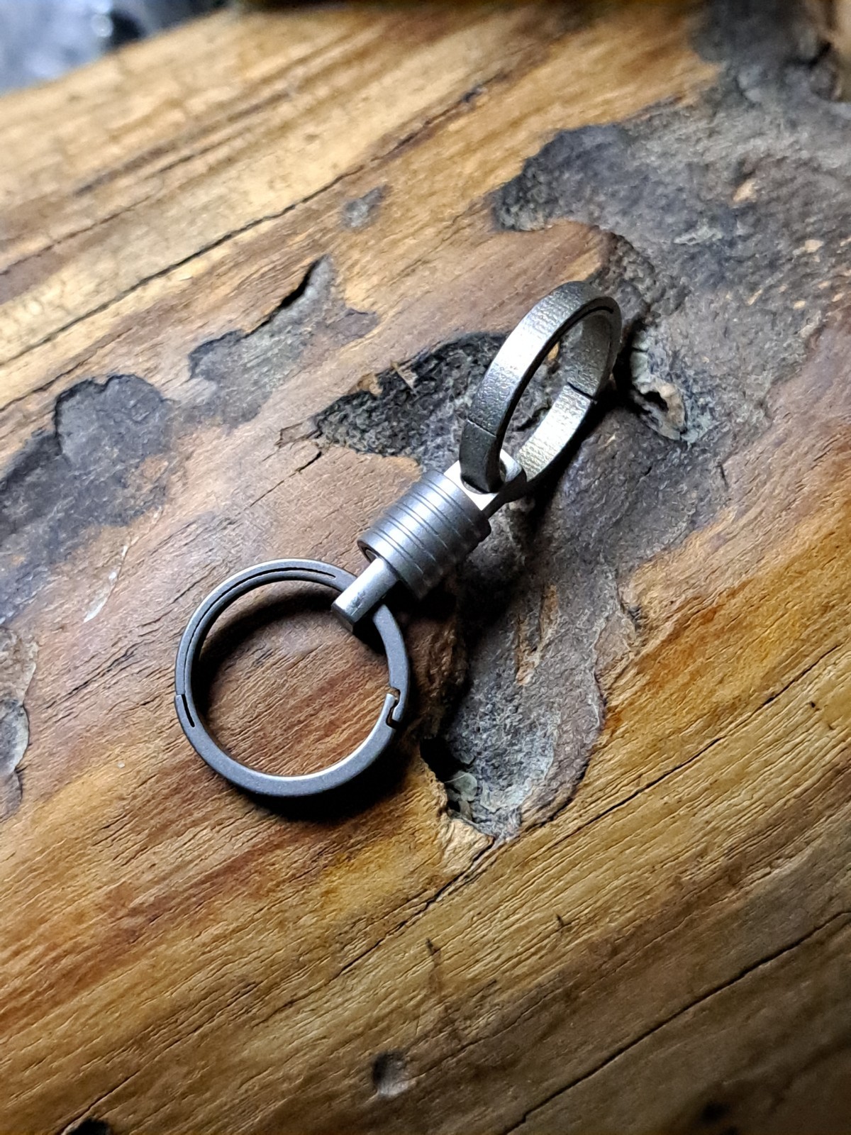 Pro Mini Series Titanium Swivel With 17.5mm Titanium Quicksnap Keyrings