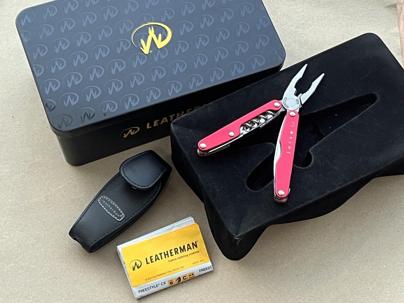Leatherman Juice C2 – Inferno Red – New Old Stock – Collectibles, Retired.