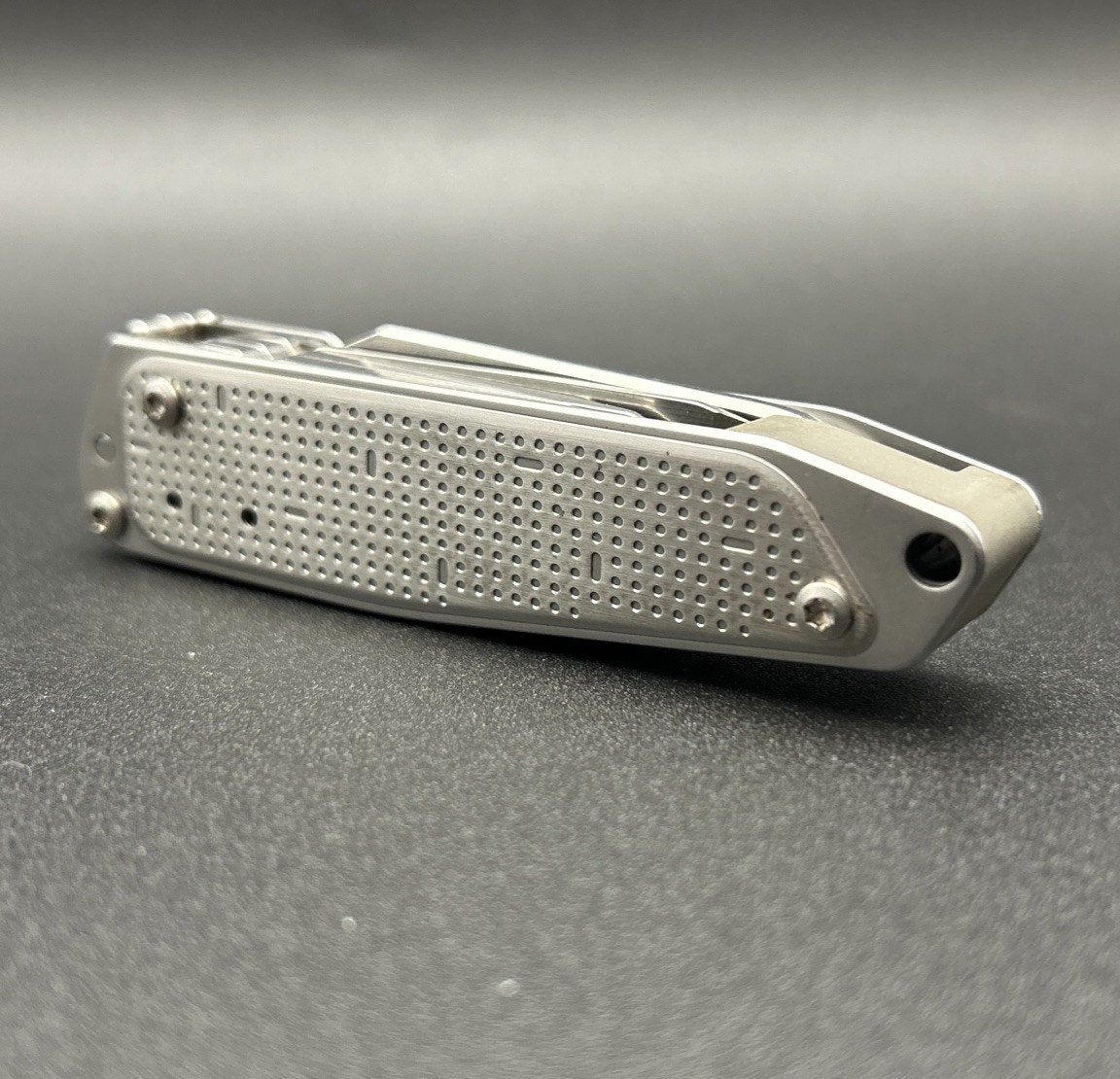 Leatherman Free T2 Multi-Tool Stainless Steel Straight Edge Silver MC-131