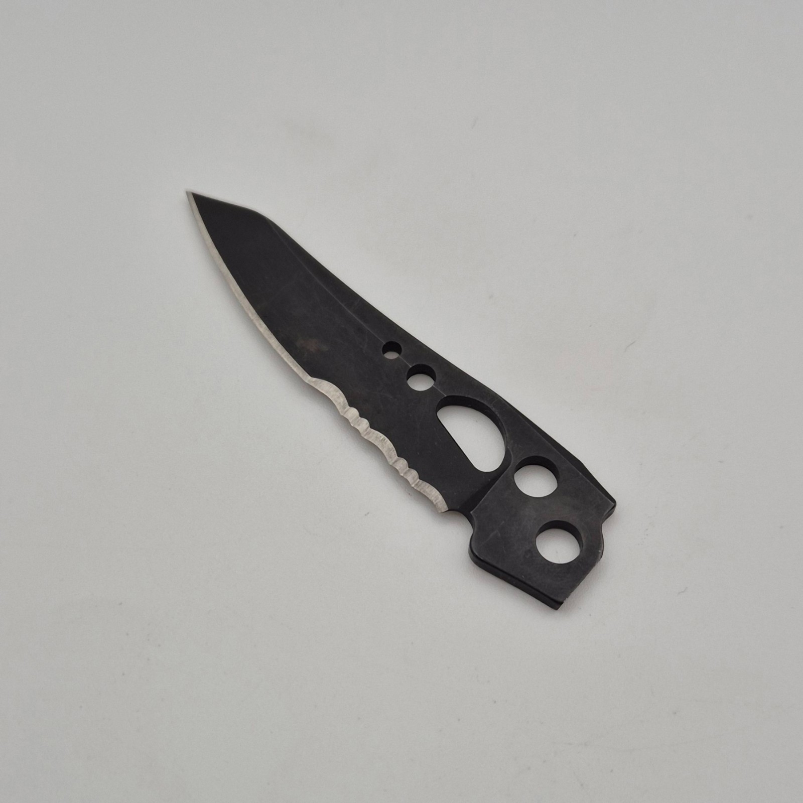 Leatherman Skeletool – 420HC Combo Knife (Black) – New Genuine Mod Part
