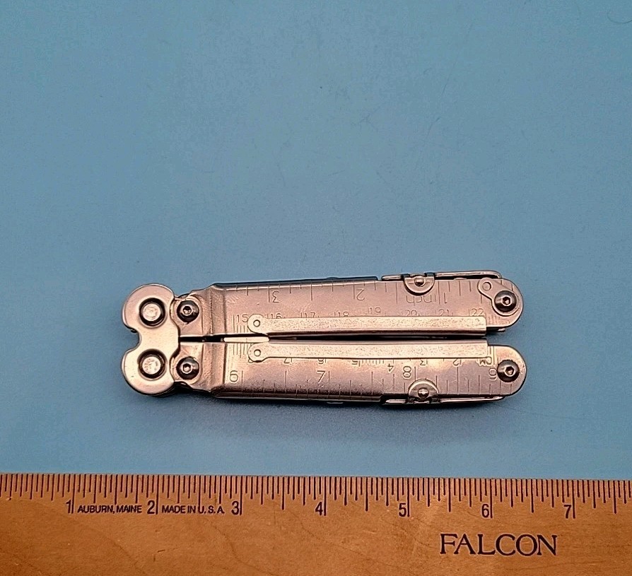 SOG PowerLock Multi-Tool – Silver – Screwdrivers, Pliers, Saw, Knife, Scissors