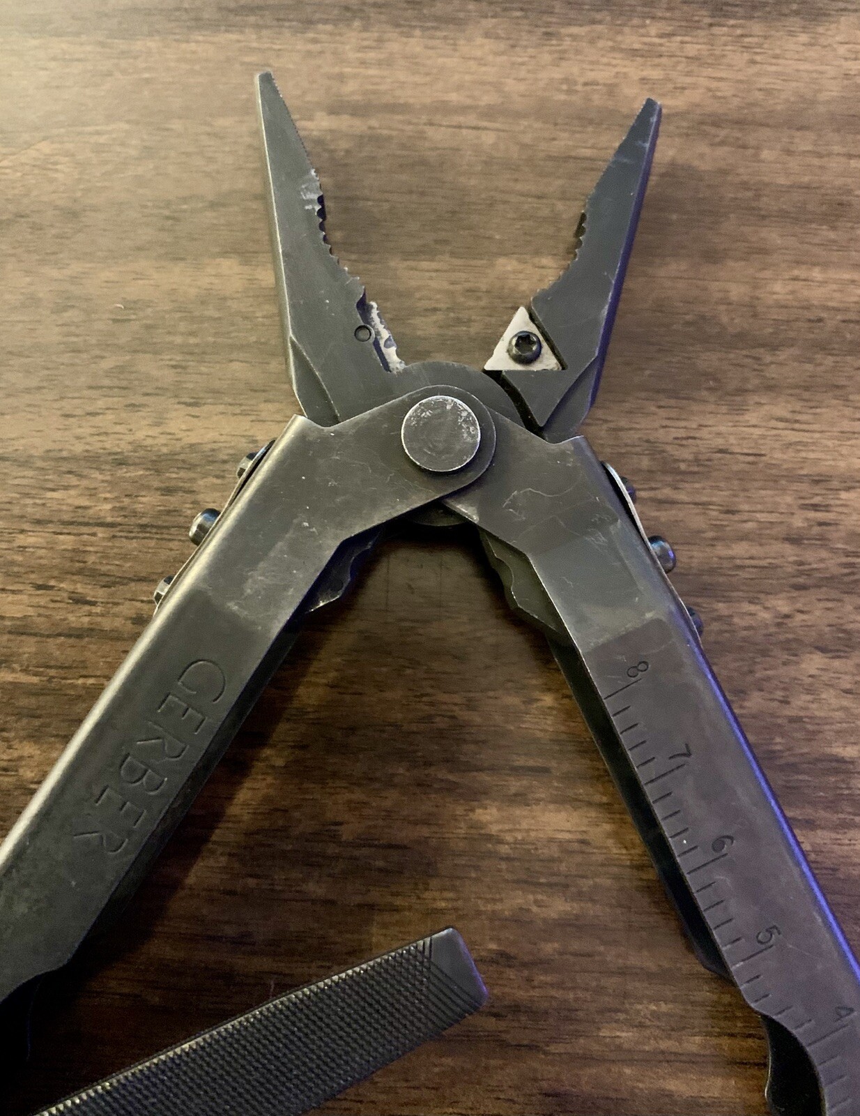 Gerber MP600 Black Oxide Multi-Tool Needle Nose Pliers Carbide Cutters Knife