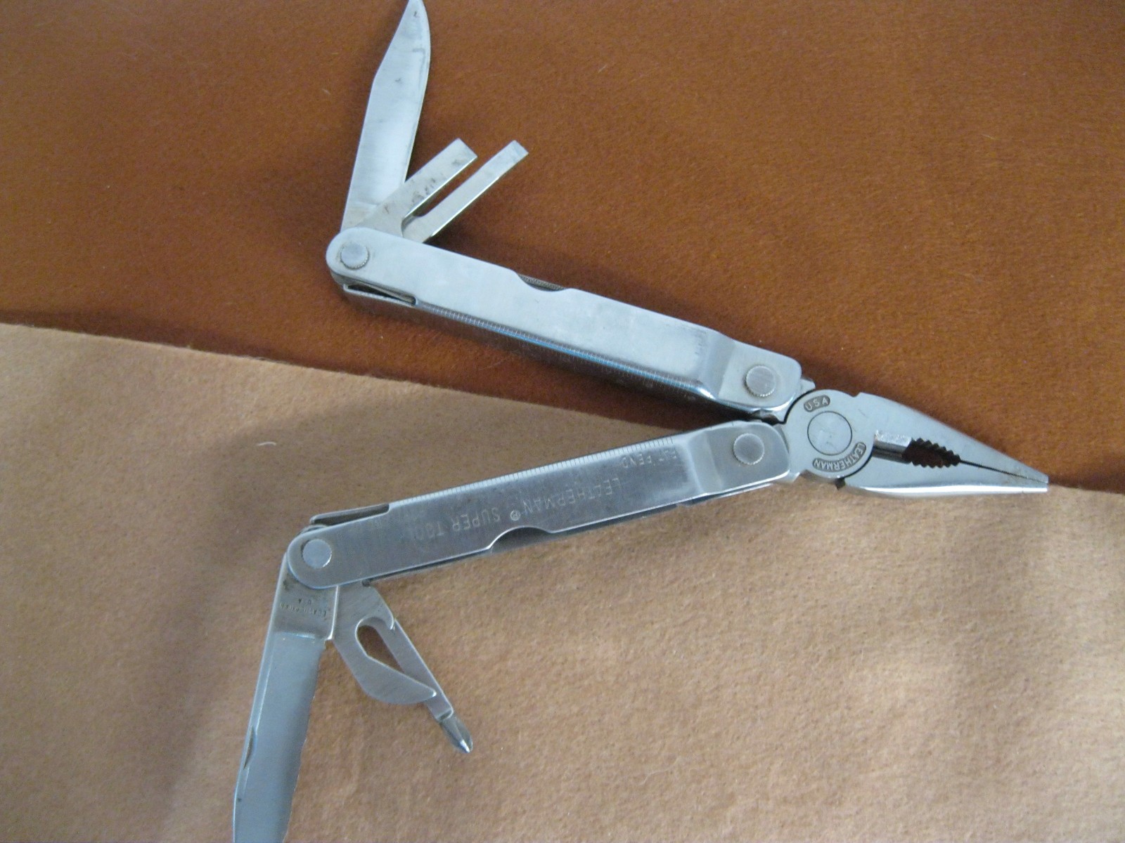 Leatherman Tool 300 Multi-Tool – Stainless, Knife Good Condition Made in USA