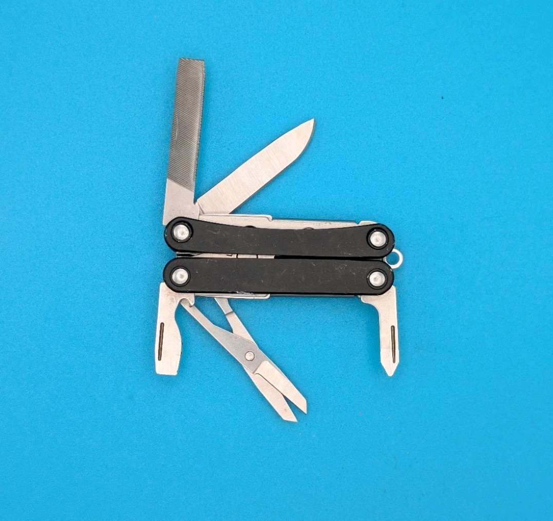 Leatherman SQUIRT PS4 Multi-Tool With Pliers Scissors Knife BLACK!