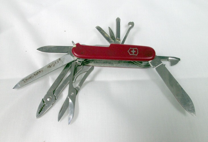 Swiss Army Knife OFFICIER SUISSE VICTORINOX SWITZERLAND 13 Tool Pocket Knife
