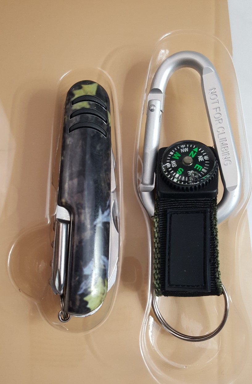 Saddlebred Outdoor 16 Multi Tool Gift Set Carabiner Compass Knife Key Ring Camo