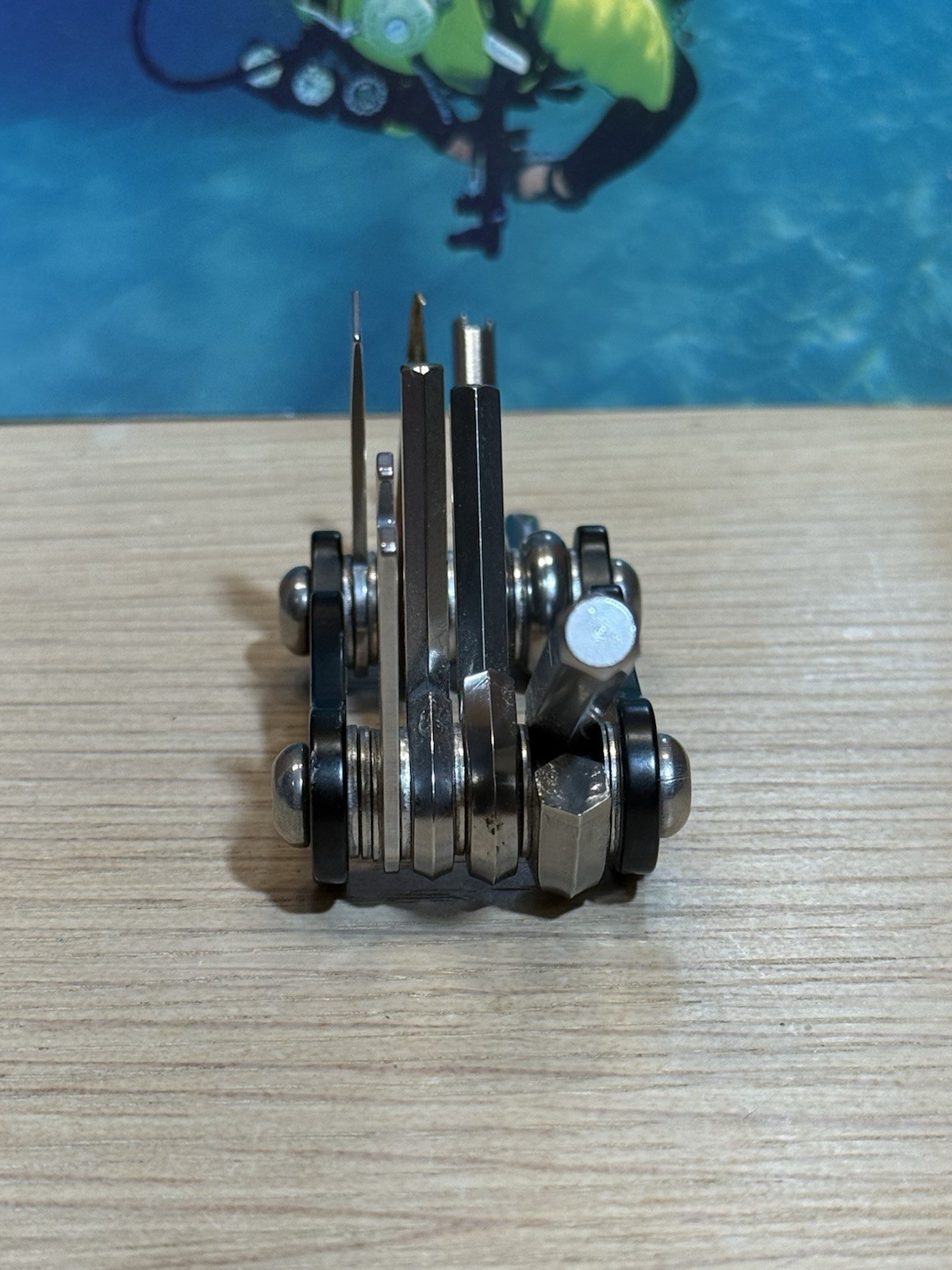 8-in-1 Scuba Diving 2.5″ Black Mini Compact Multi Dive Tool & Scuba Book Combo