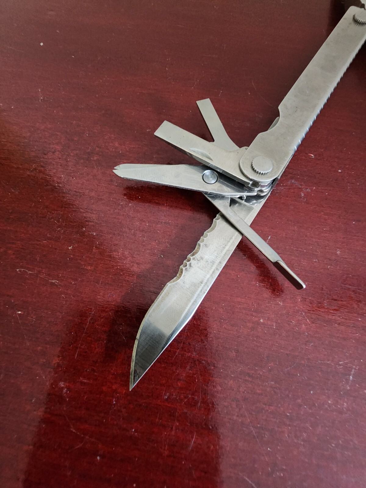DISCONTINUED 1998 COLLECTIBLE LEATHERMAN PST II USA MULTI-TOOL. W/LEATHER SHEATH