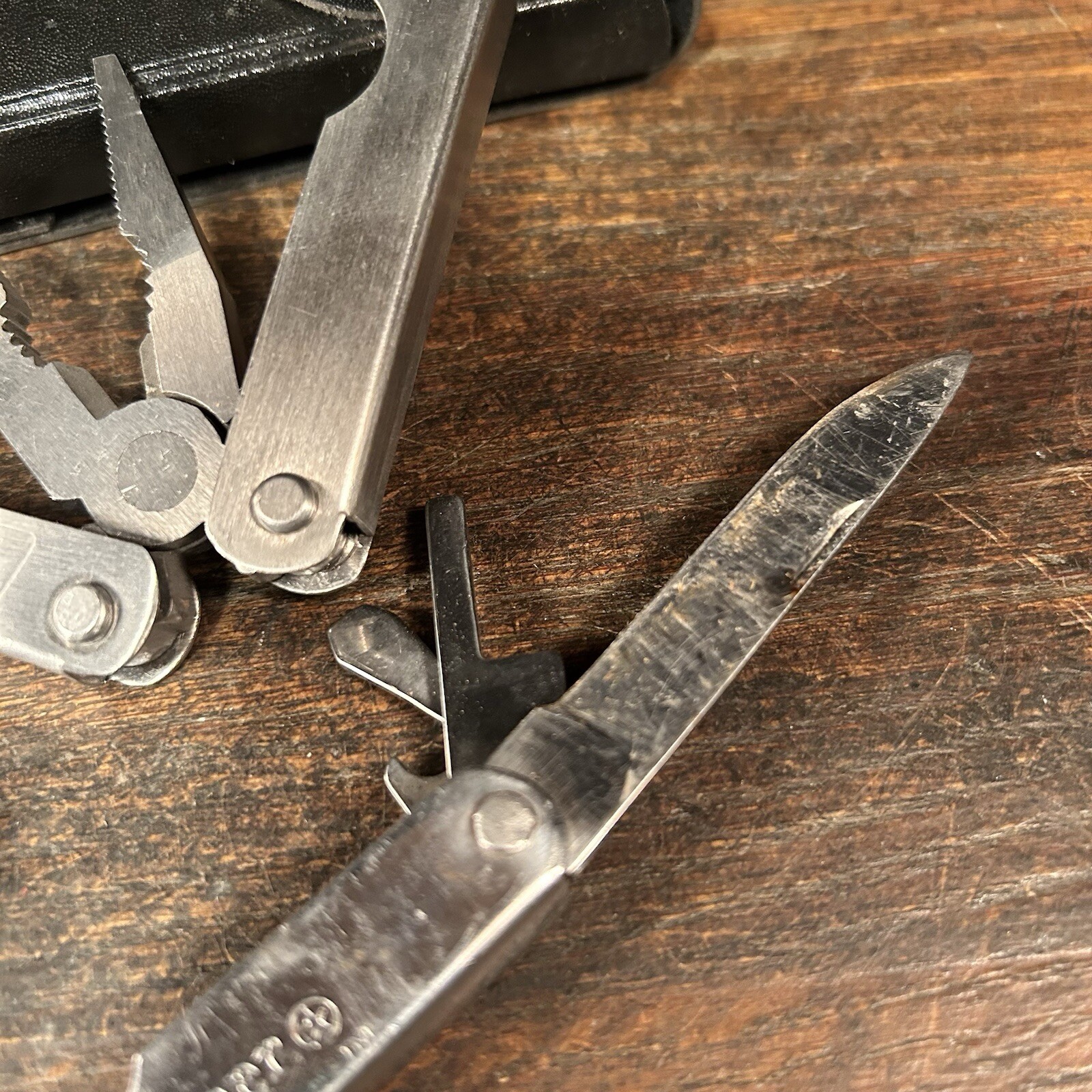 Vintage Multi Tool Lot (4) Knife Pennzoil Eagle Coleman American Camper