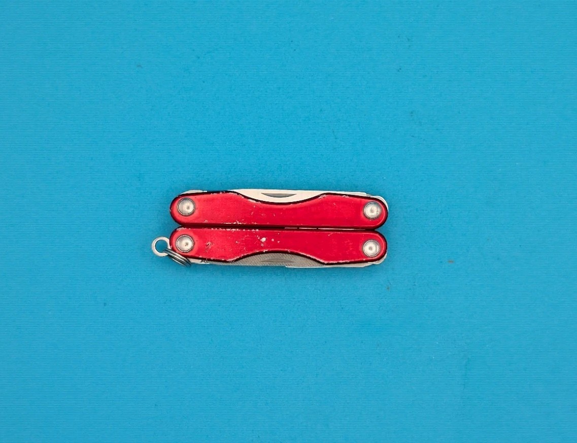 Leatherman Squirt P4 Multi-Tool, Key Ring, Retired, RED!