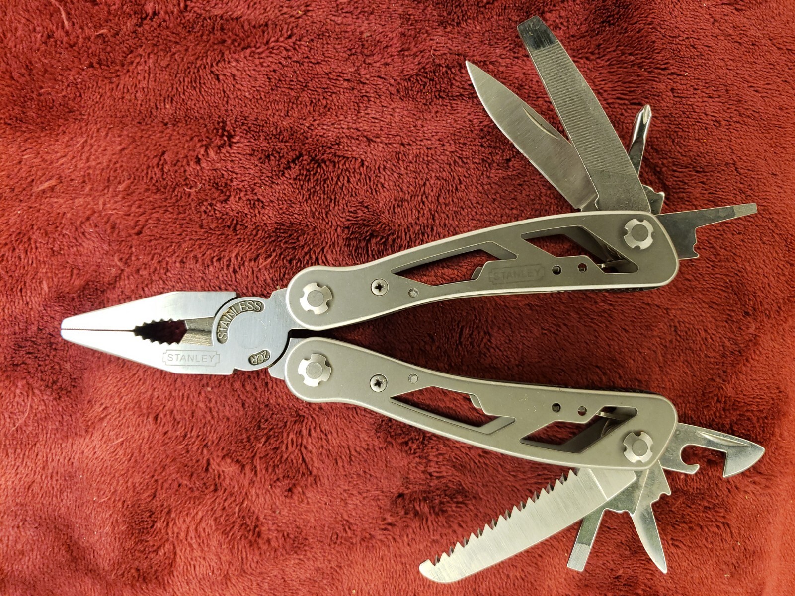 🔪🔪 Stanley 12-In-1 Multi-Tool Knife 12 Tools, Nylon Sheath 84519K