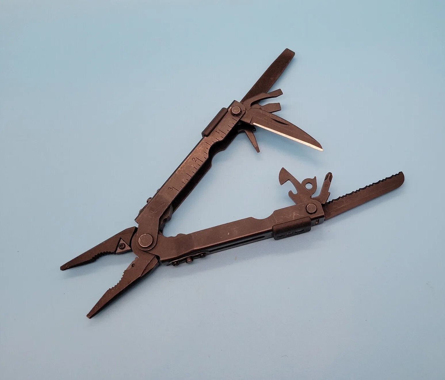 Gerber USA Multiplier MP600 Multi-Tool Black Needle Nose Pliers Carbide Cutters