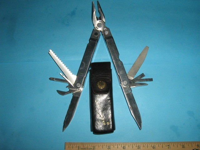 VINTAGE 1995 LEATHERMAN SUPER TOOL, USA, PAT PEND, 08,95-09,95, LEATHER SHEATH