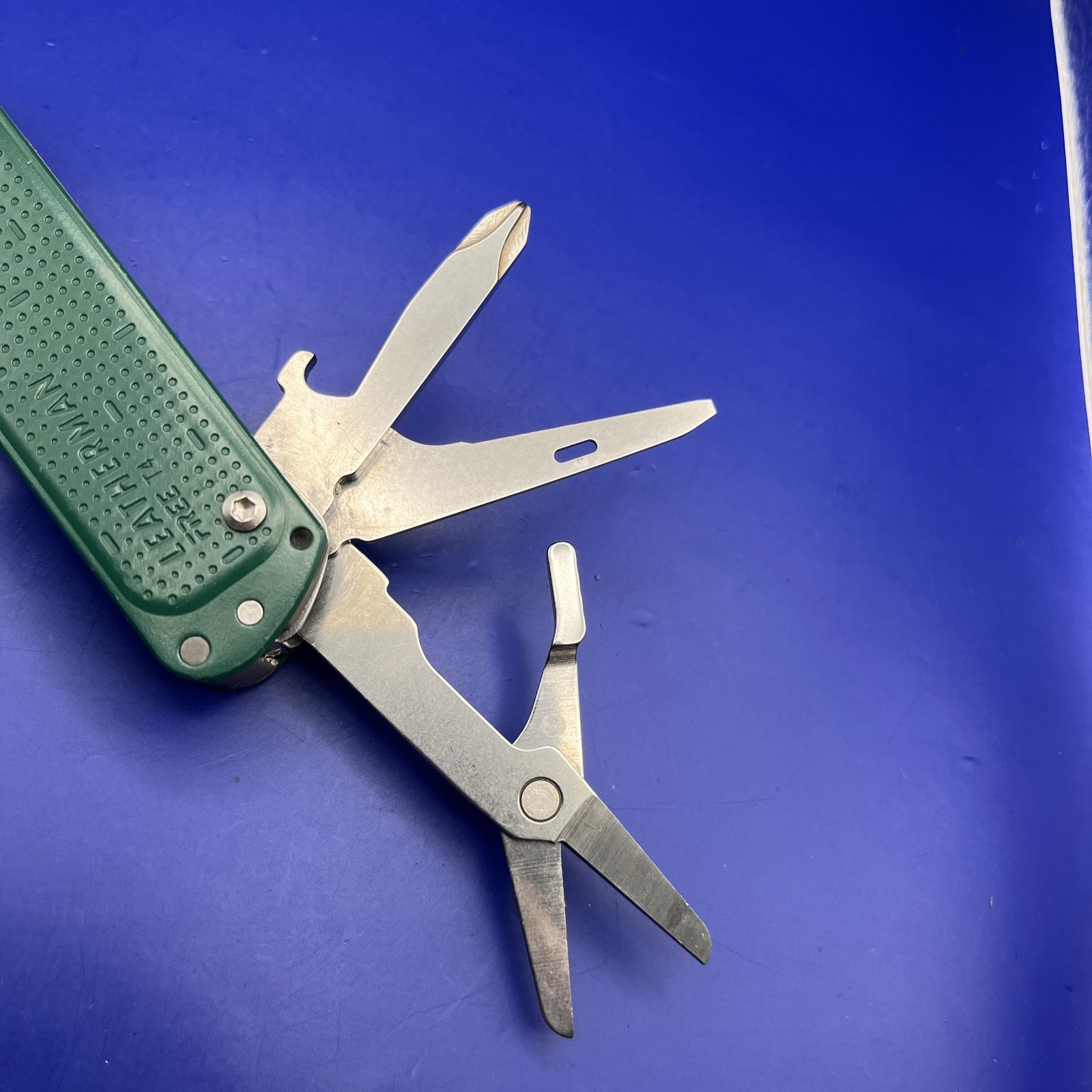 Leatherman Free T4 Green Multitool