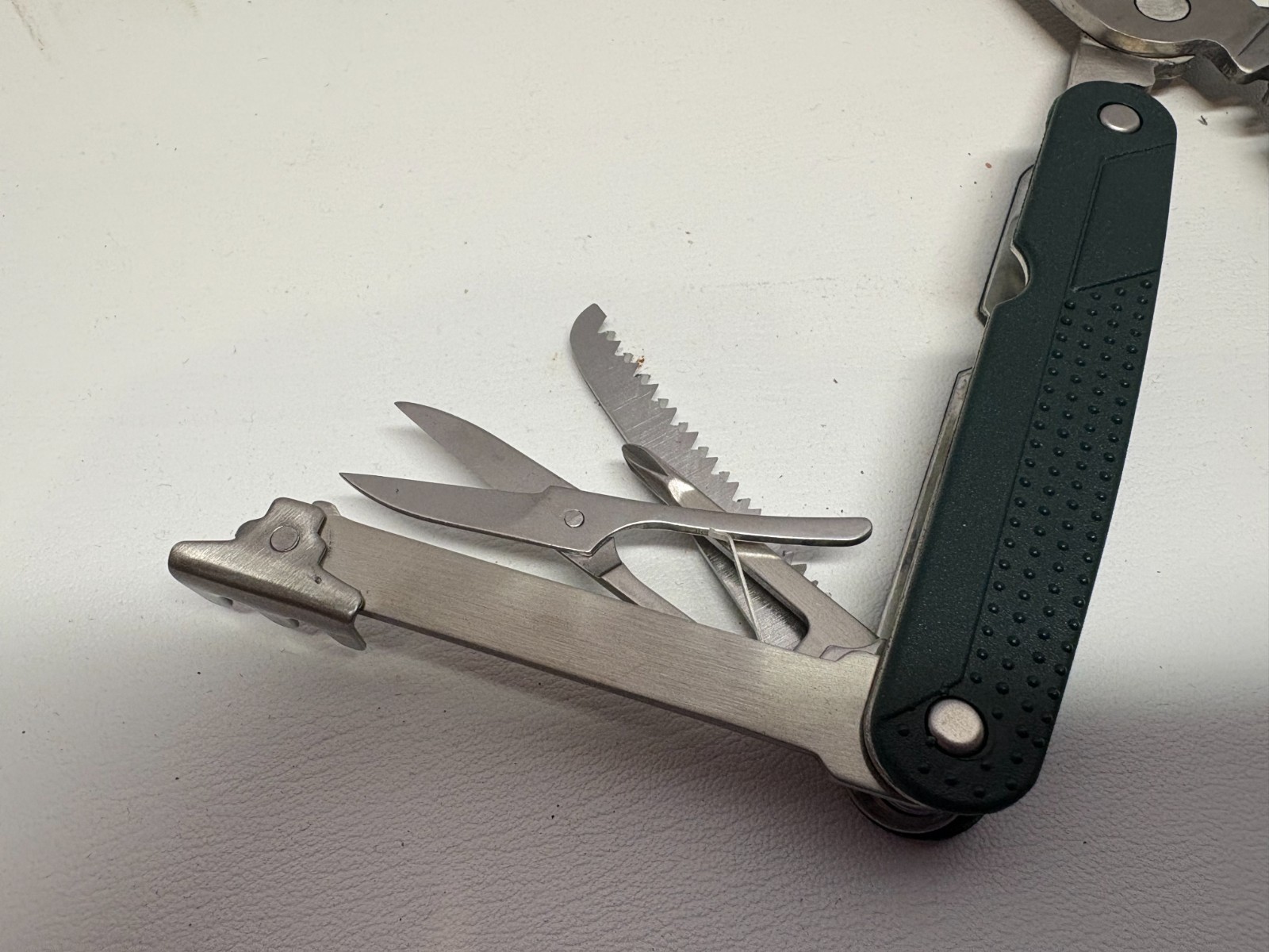 multi tool camping knife 10 tools green handle and pouch with shears 8″ long