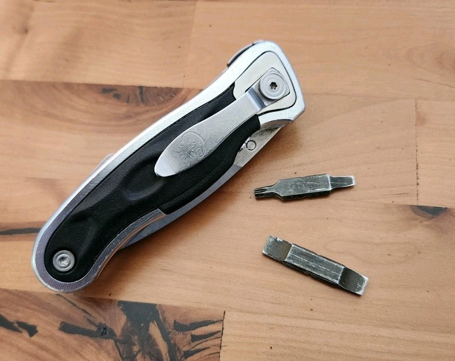 RARE Discontinued Leatherman E306X Knife Bit Holder Driver Caribiner Bottle U27