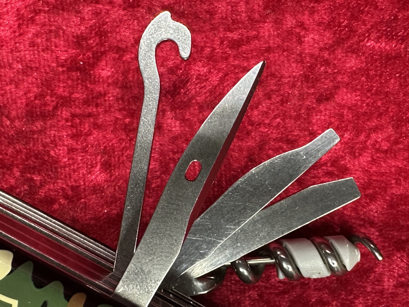 Victorinox SwissChamp Green Camo Swiss Army Knife 91mm 21 Tool 8 Layer (675)