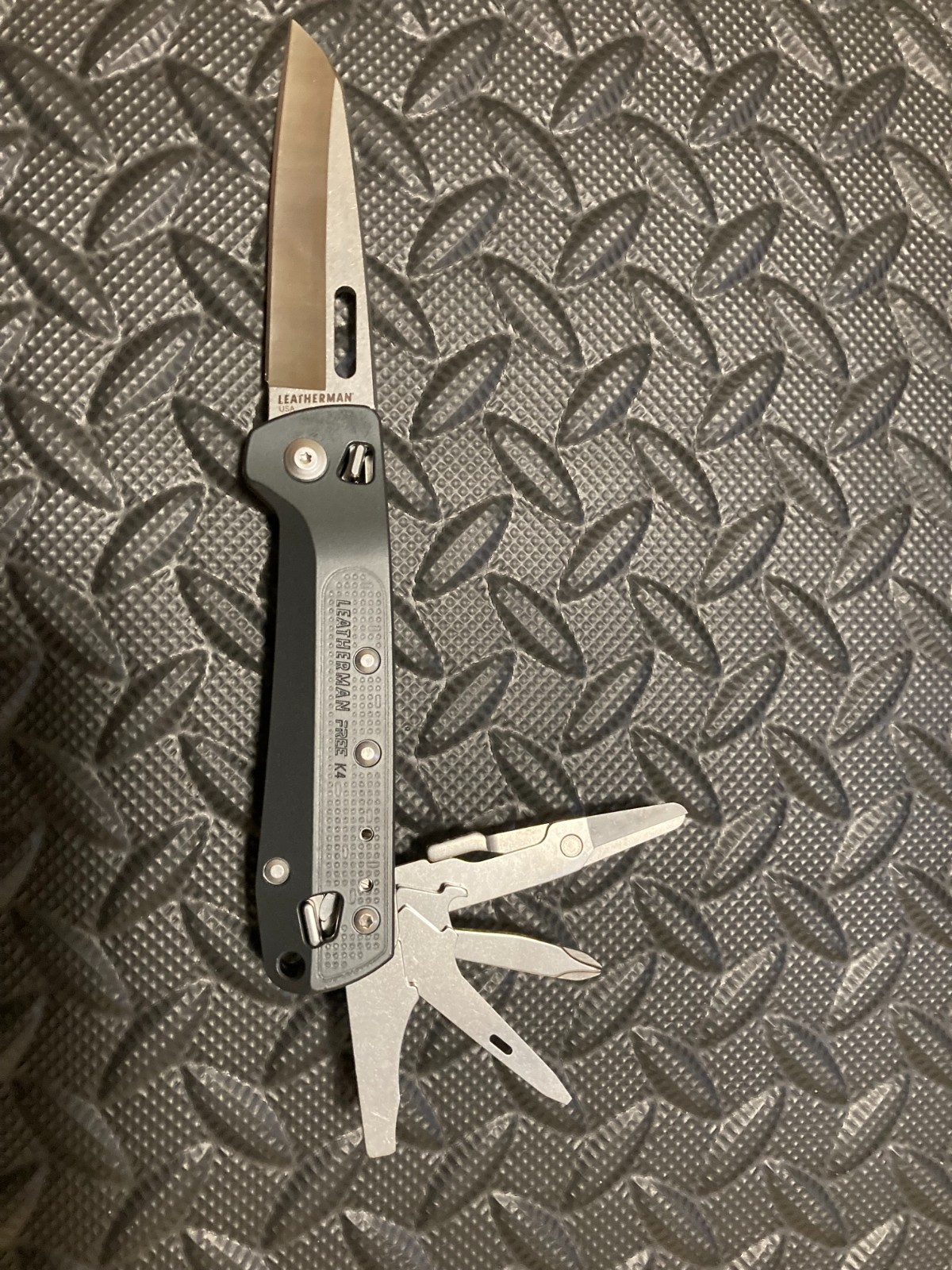 leatherman free k4