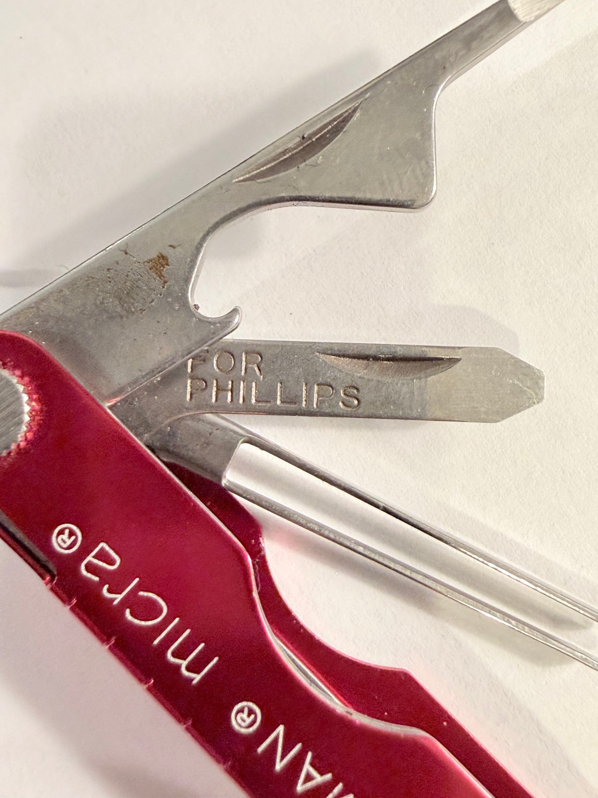 LEATHERMAN MICRA RED METALLIC MULTI-TOOL – ADVERTISEMENT LEXUS
