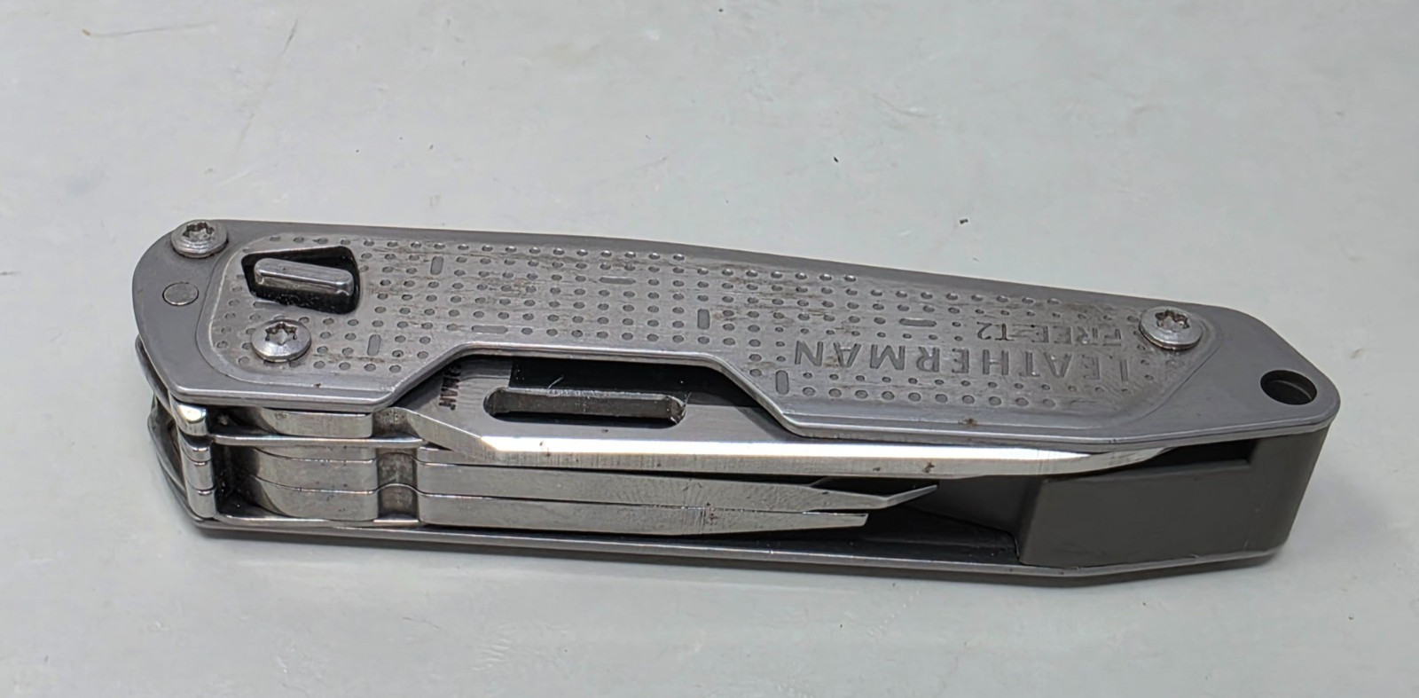 Leatherman FREE T2 Pocket Knife Multi-tool!