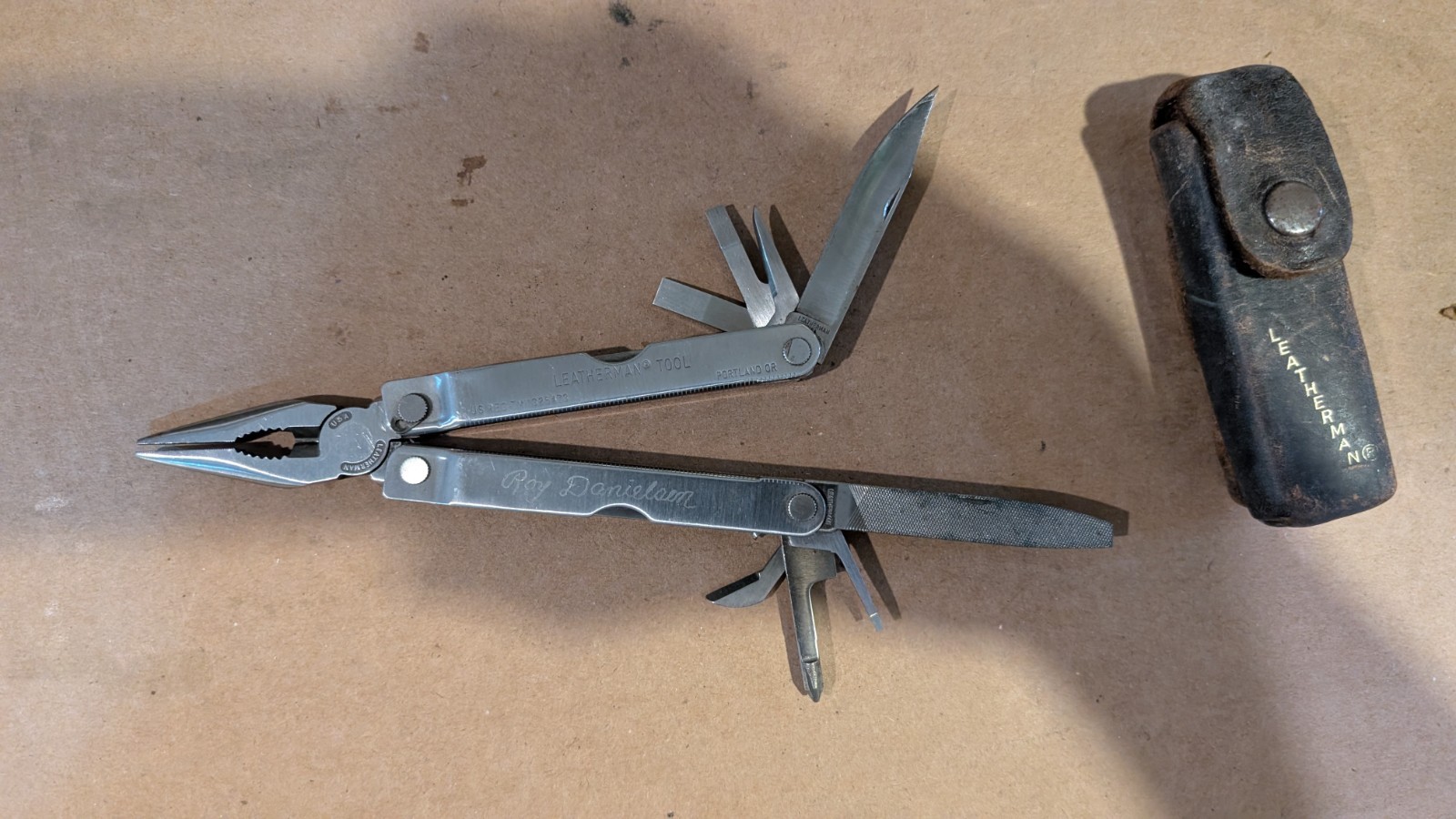 Vintage Original Leatherman TM 1325473 Multi Tool With Leather Sheath