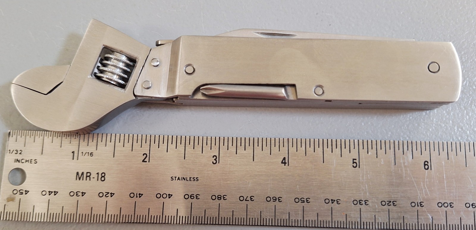 Barlow Multi-Tool: Knife, Crescent, Pliers, Screwdrivers, Saw, File, Wire Cutter