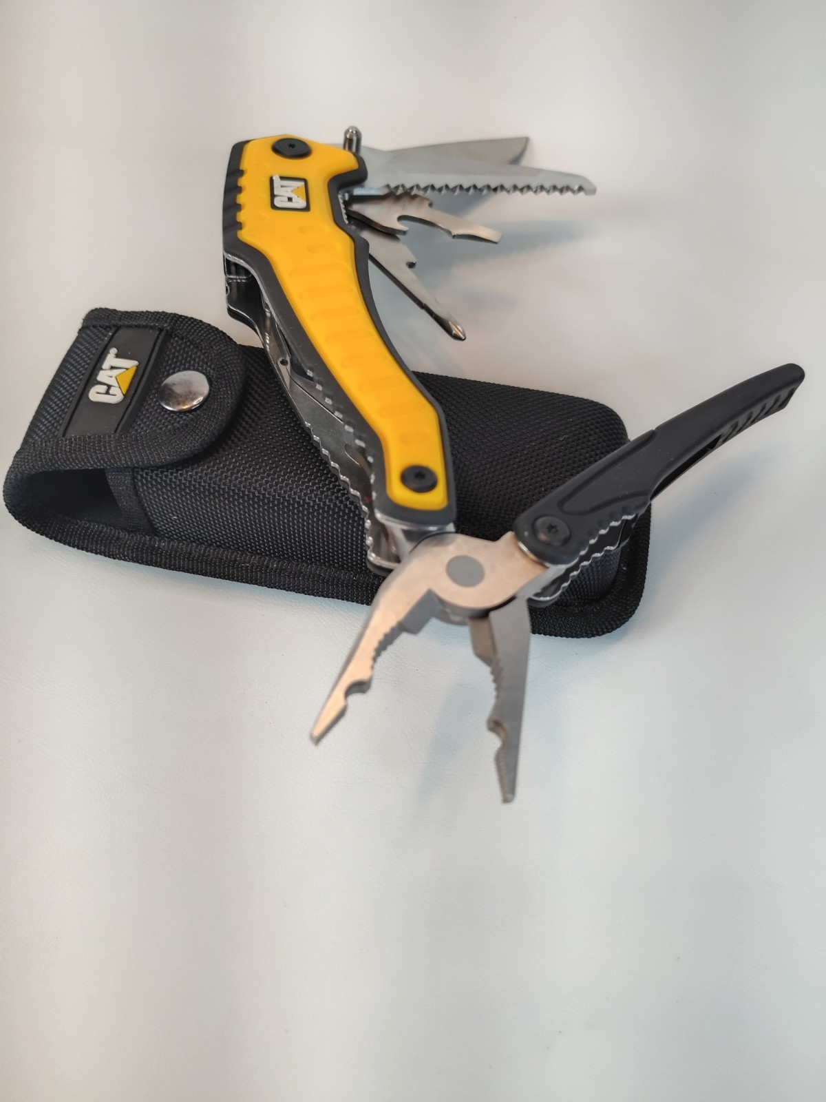CAT Caterpillar 9-in-1 Multi Tool Folding Pliers Knife Saw Screwdriver w/ Pouch