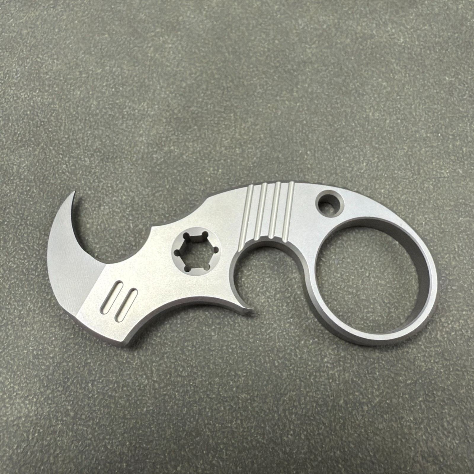 Doceaedc RIHE Design TC4 Titanium Rhinoceros Crowbar EDC Multi functional Tool